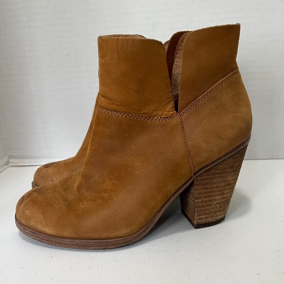 Vince Camuto Helyn Bootie Ankle Boots Tan Brown Leather Stacked Heel Women's 6 M - Picture 2 of 12